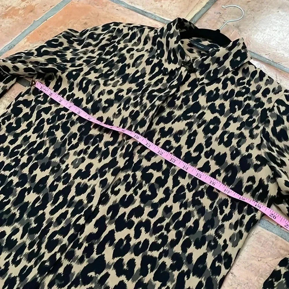 🌸 HALOGEN Size Small Leopard Print Button Down Collared Blouse - Picture 4 of 8